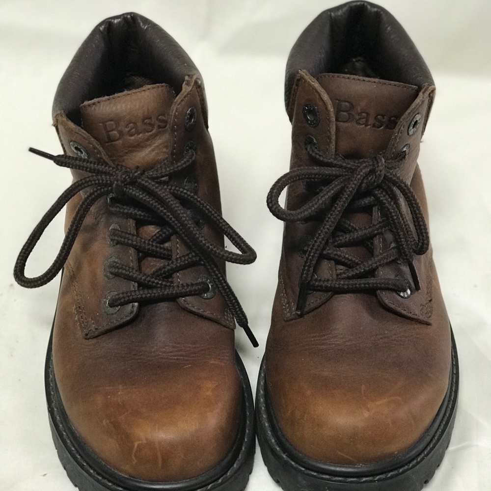 Women’s Waterproof Leather Bass Boots Size 8.5